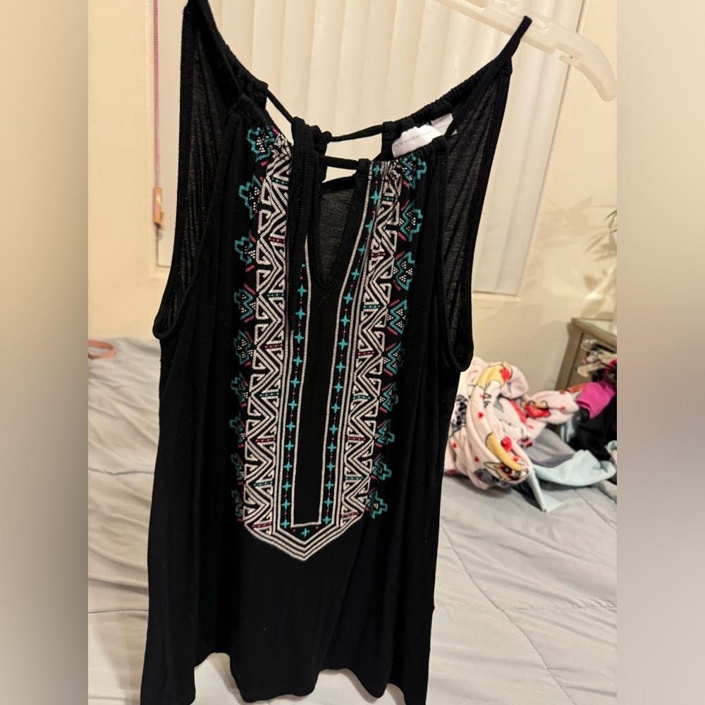 New York & Company Embroidered Black Top, Size XS - Picture 2 of 7